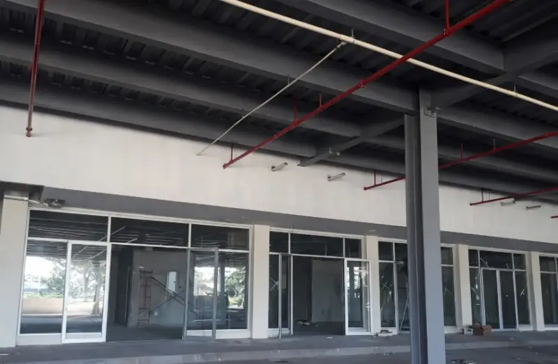 ALQUILER DE LOCALES EN PLAZA COMERCIAL EN VILLALOBOS