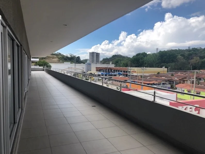 VENTA O ALQUILER DE CONSULTORIOS MÉDICOS Y LOCALES EN BRISAS DEL GOLF