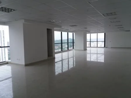 ALQUILER DE OFICINA EN CALLE 50