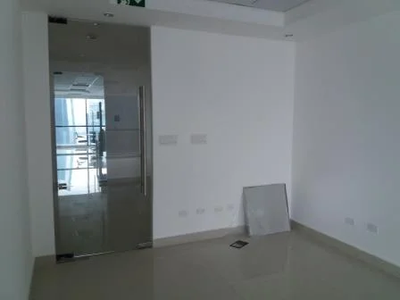 ALQUILER DE OFICINA EN CALLE 50