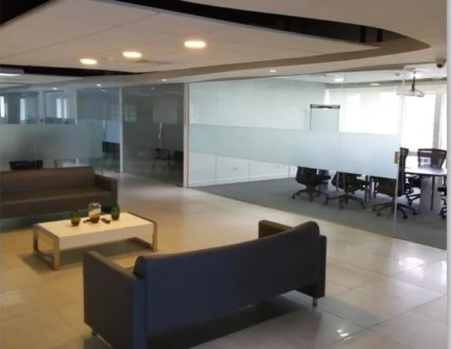 ALQUILER DE OFICINAS EN VÍA ESPAÑA Y CALLE ELVIRA MÉNDEZ