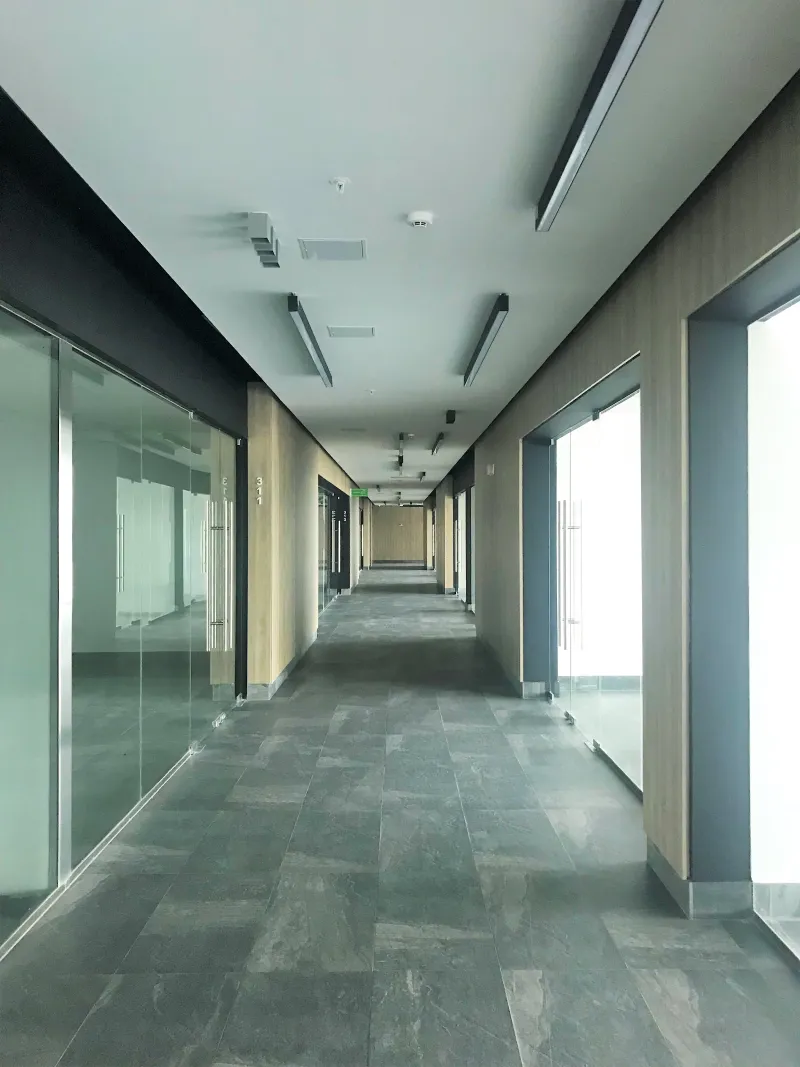 SALE OR RENTAL OF OFFICES AND COMMERCIAL PREMISES IN TUMBA MUERTO