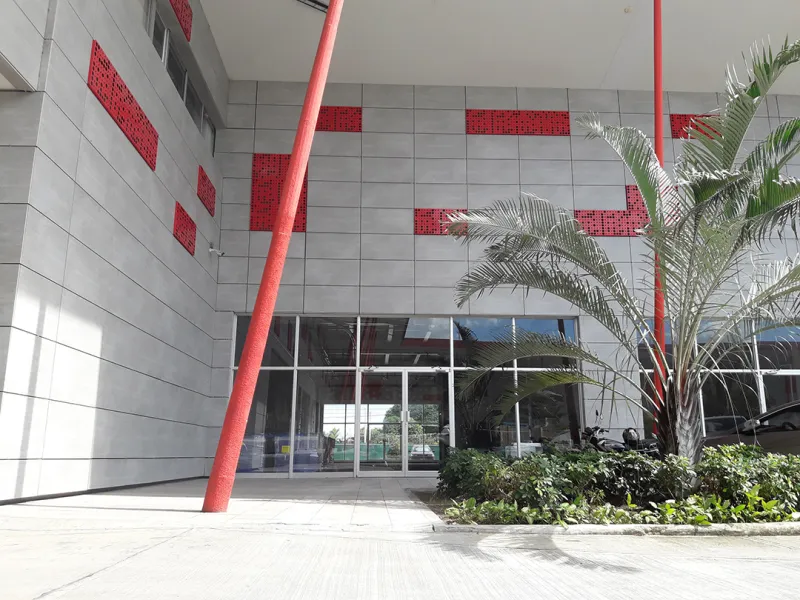 ALQUILER DE LOCALES Y OFICINAS EN PLAZA COMERCIAL EN DAVID, CHIRIQUÍ