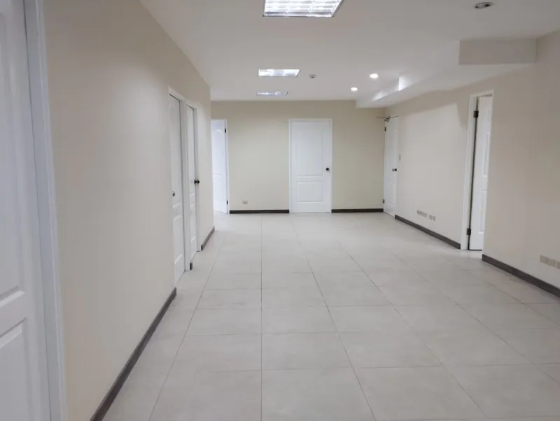 VENTA DE OFICINA EN BELLA VISTA