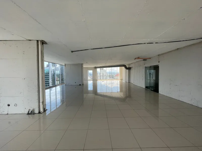 VENTA Y/O ALQUILER DE OFICINA EN OBARRIO