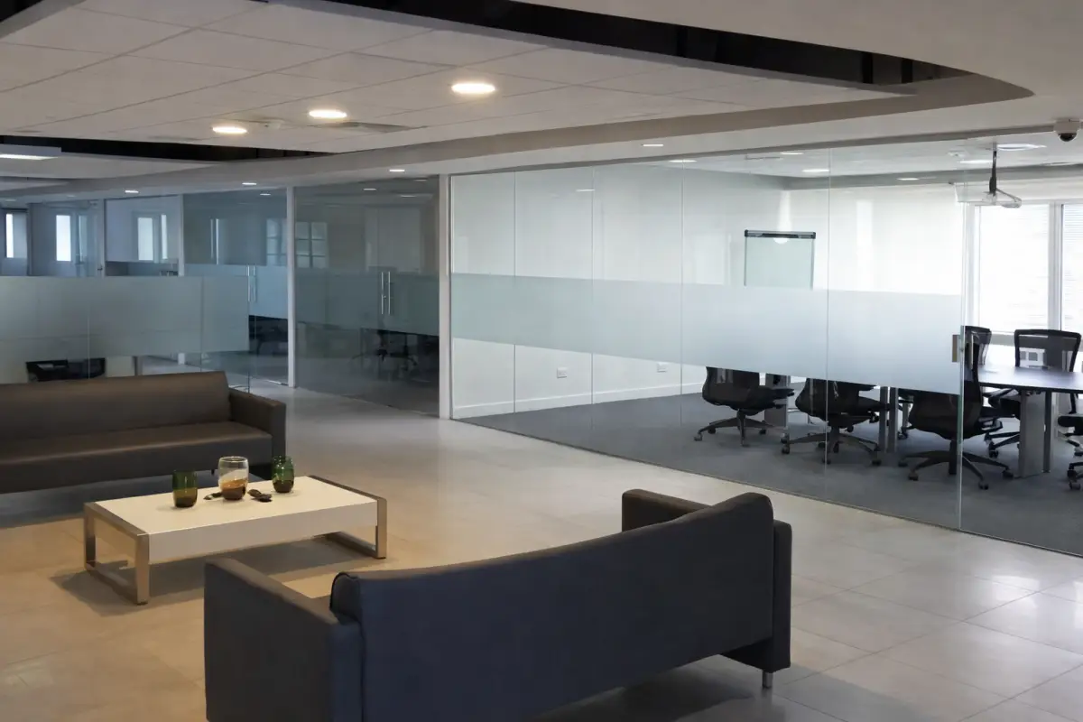 ALQUILER DE OFICINAS EN VÍA ESPAÑA Y CALLE ELVIRA MÉNDEZ