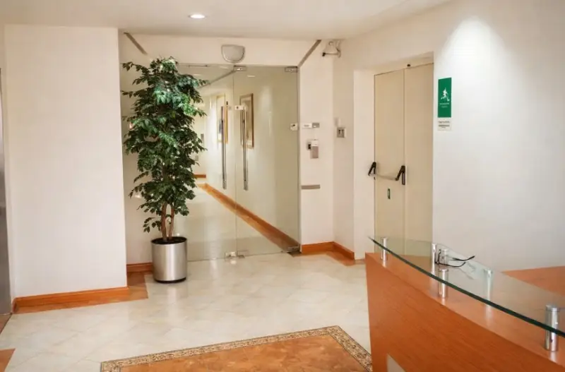ALQUILER DE OFICINAS EN VÍA ESPAÑA Y CALLE ELVIRA MÉNDEZ