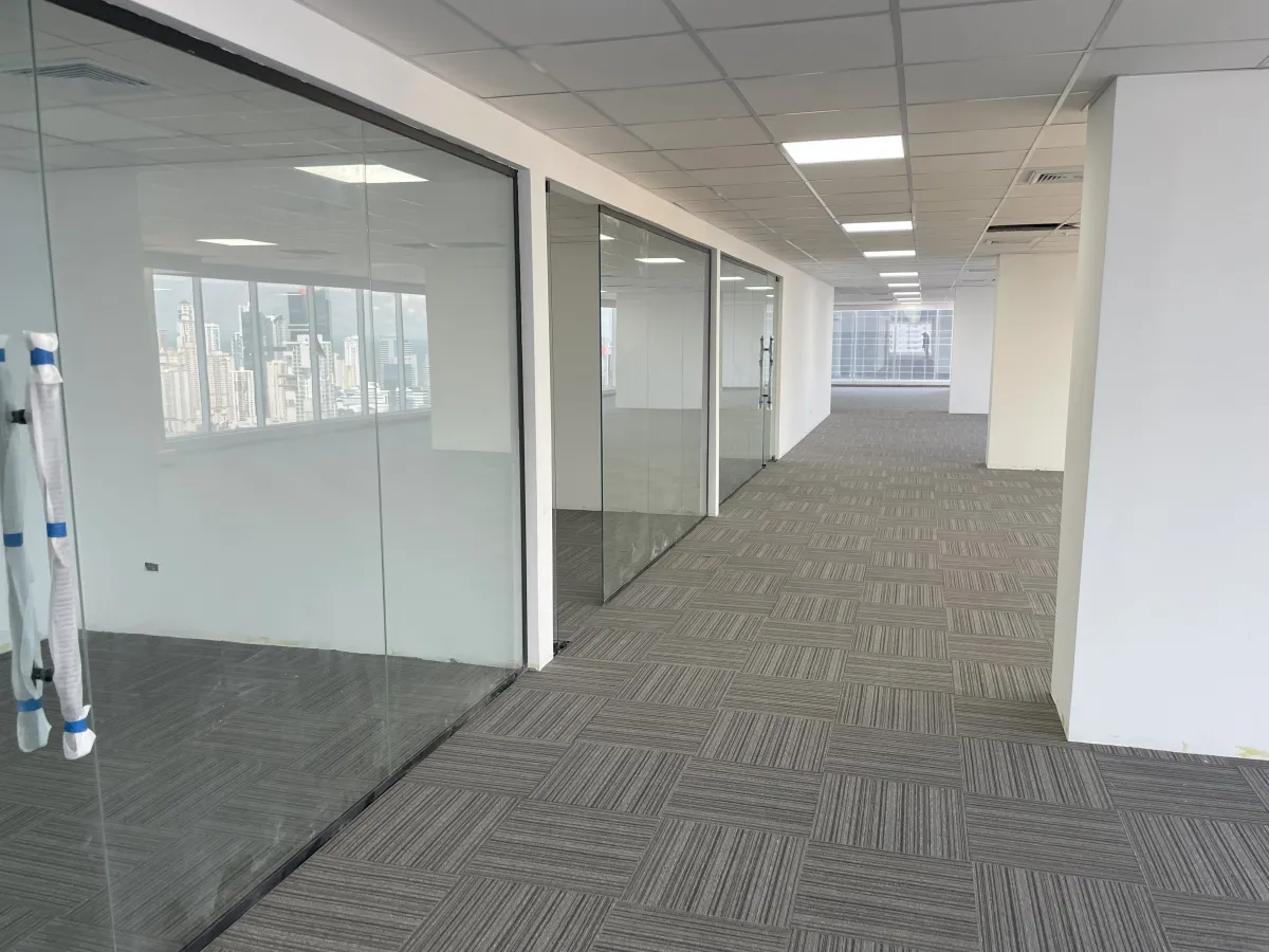 ALQUILER DE OFICINAS EN ÁREA BANCARIA